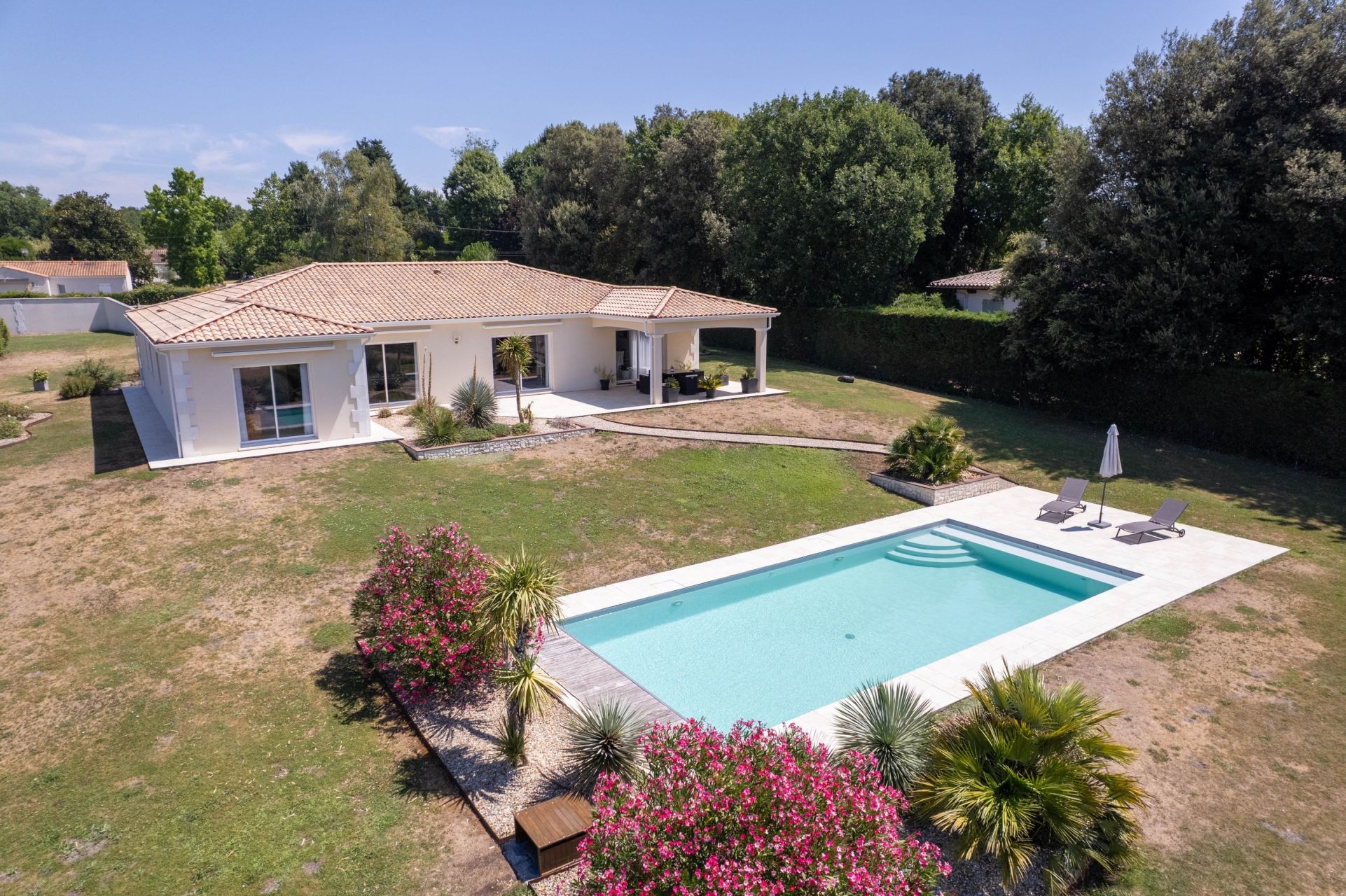 maison contemporaine 5 Pièces en vente sur ST BRICE (16100)