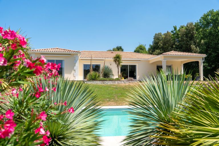 maison contemporaine 5 Pièces en vente sur ST BRICE (16100)