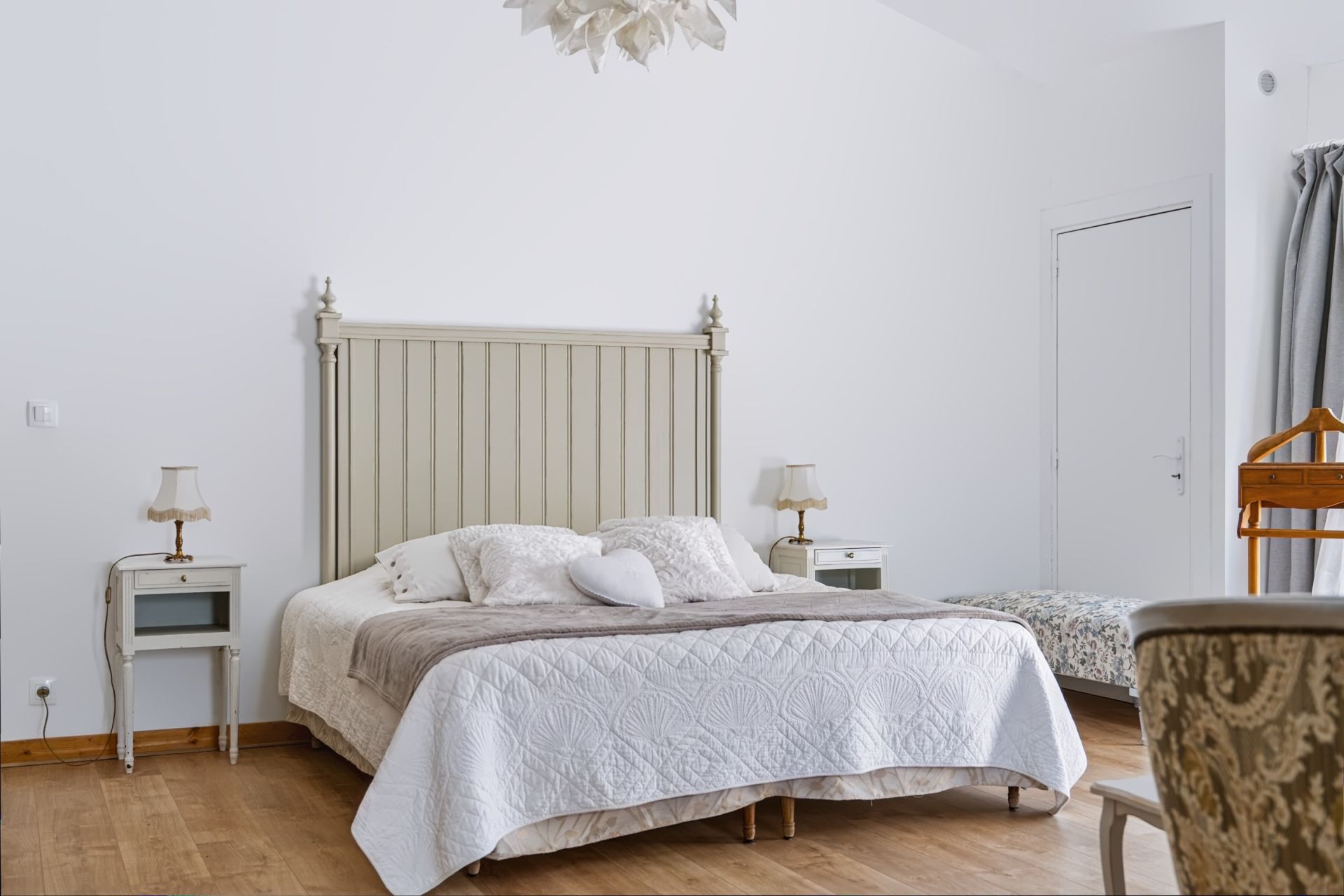 house 17 Rooms for sale on ST HIPPOLYTE (17430)