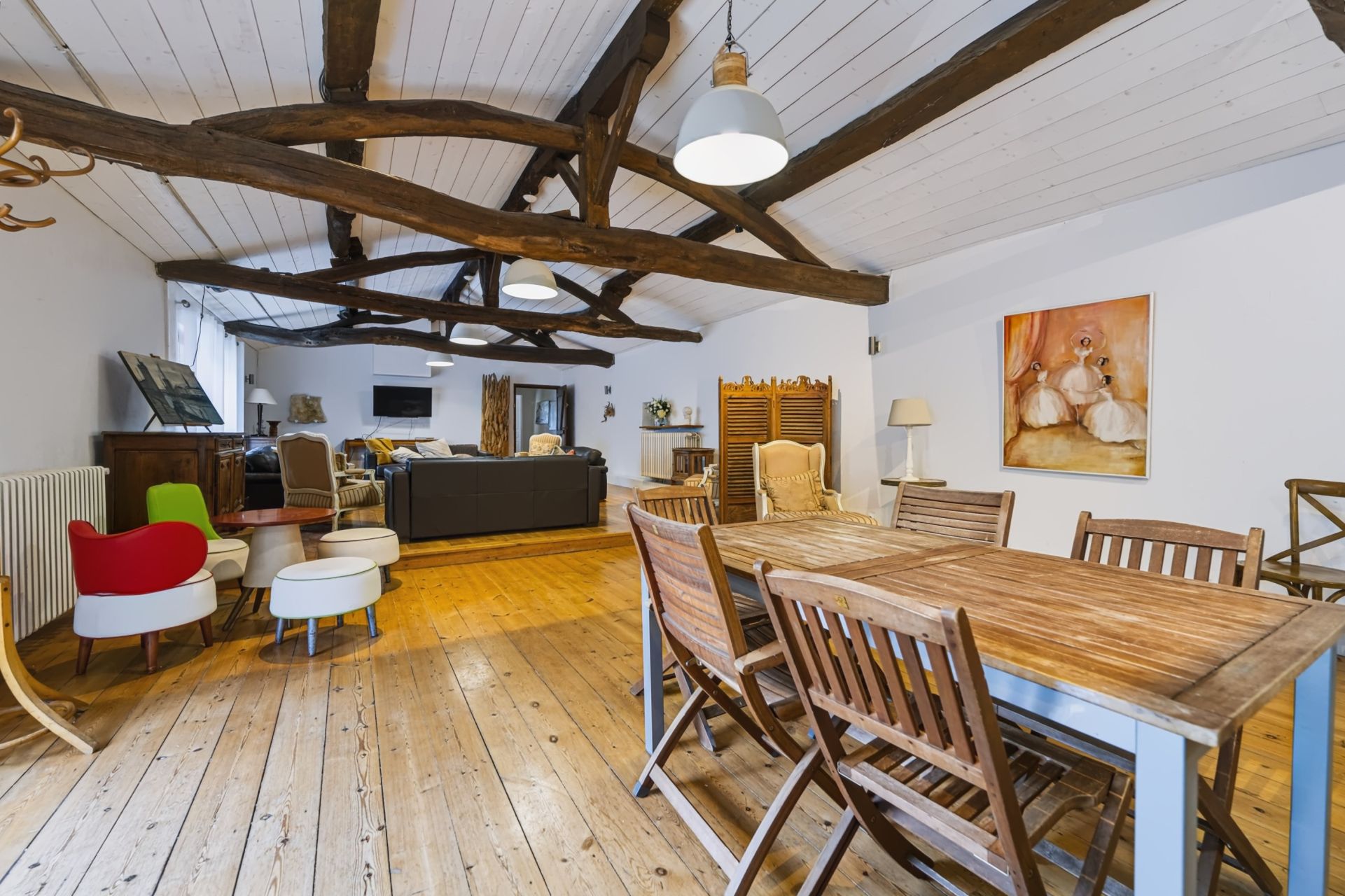 house 17 Rooms for sale on ST HIPPOLYTE (17430)