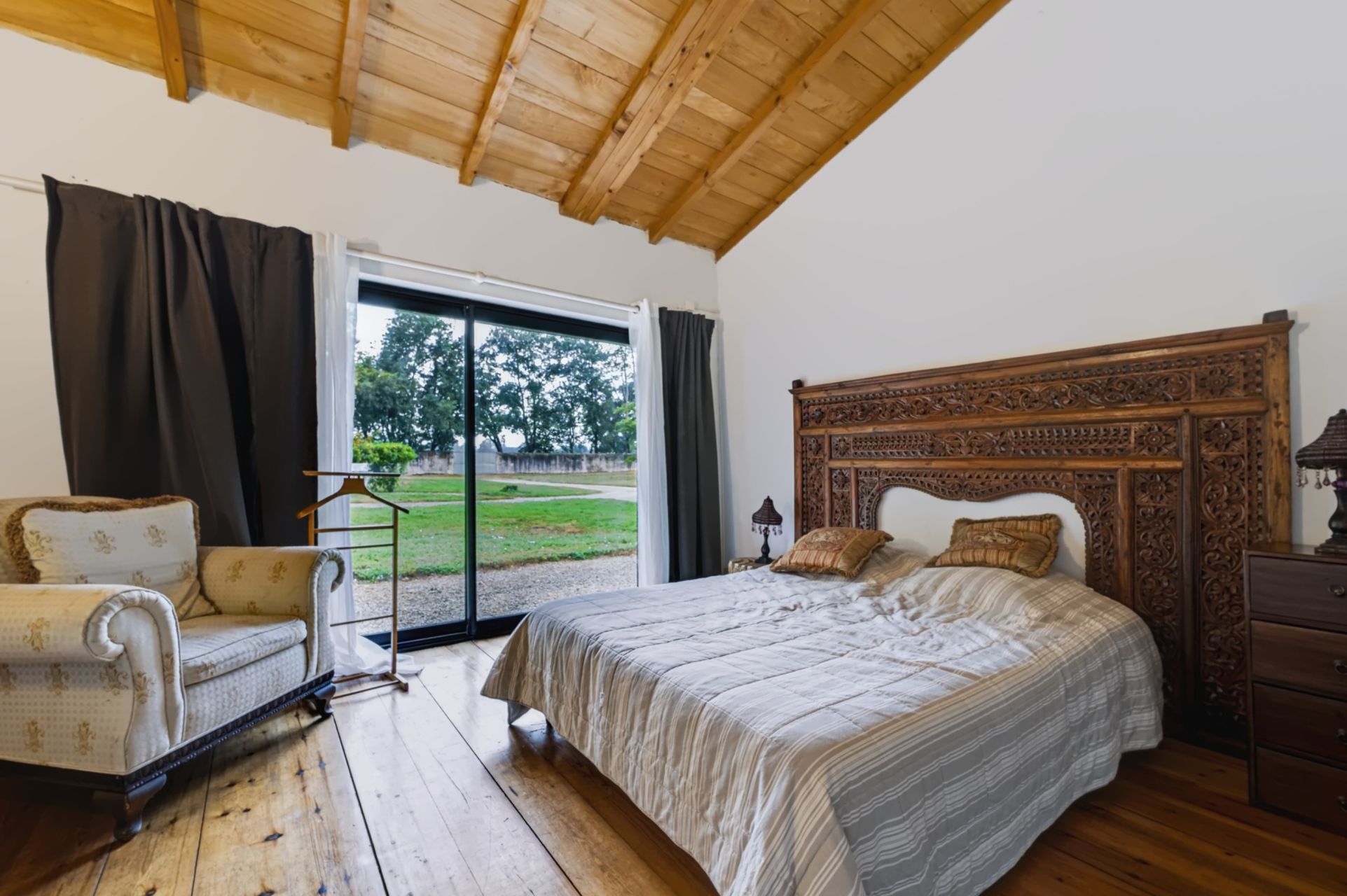 house 17 Rooms for sale on ST HIPPOLYTE (17430)