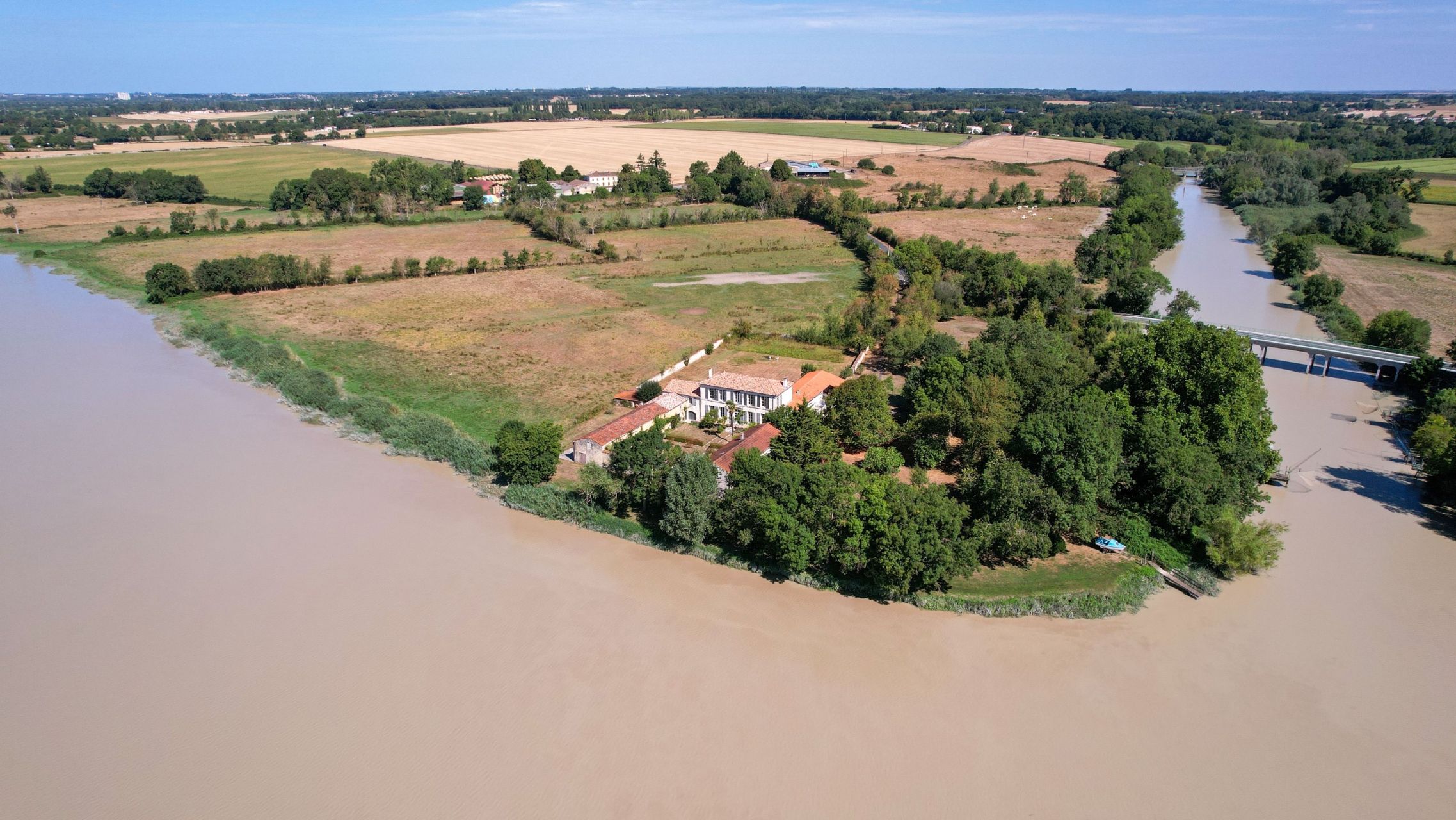 maison de maître 5 Pièces en vente sur CABARIOT (17430)