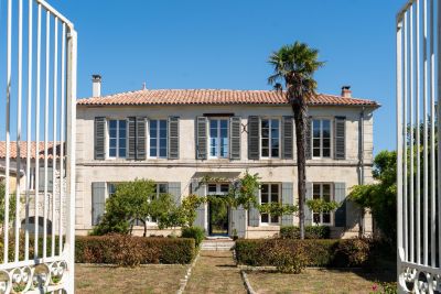 Vente Maison de maître Cabariot 5&nbsp;Pièces 202&nbsp;m²