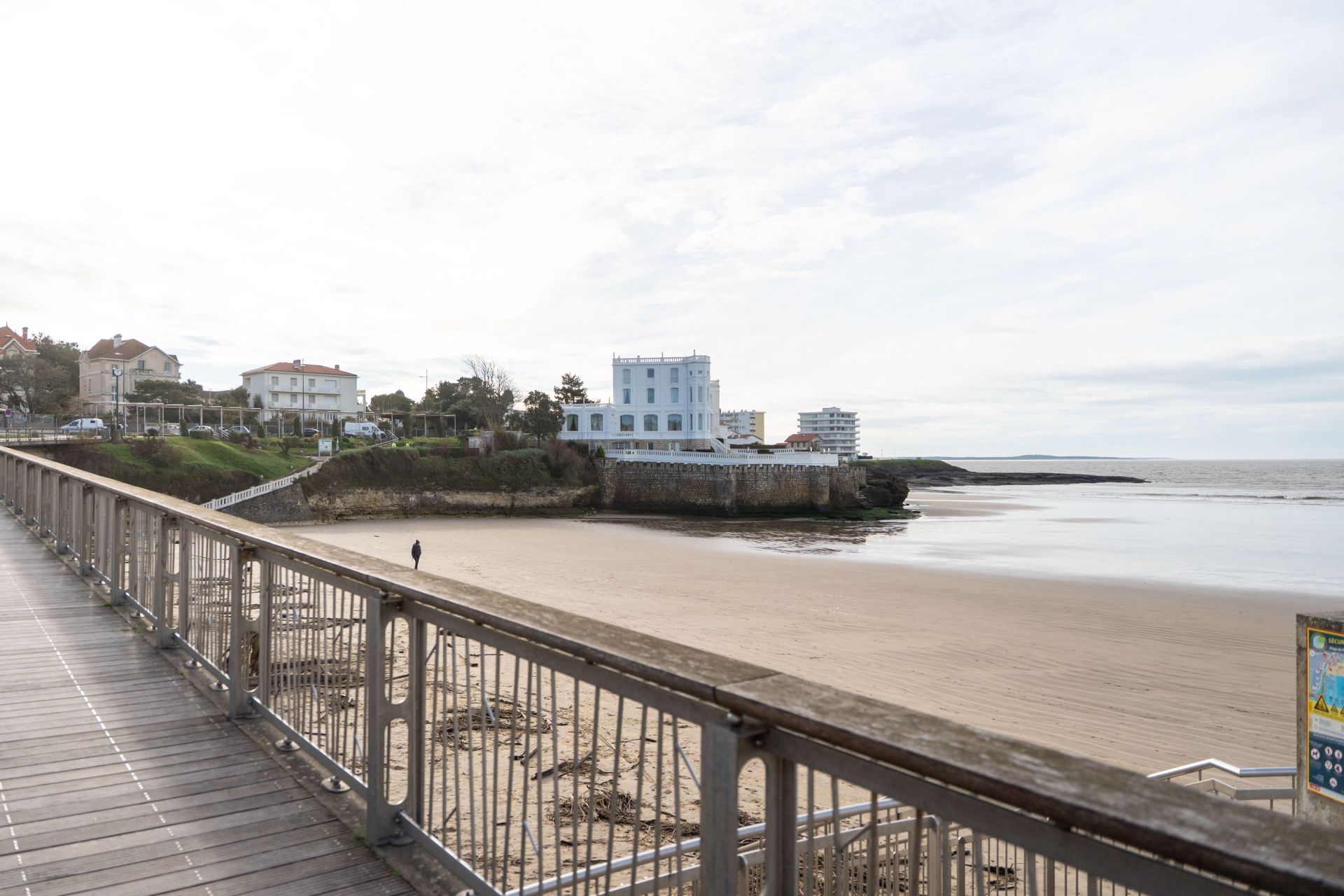 apartment 2 Rooms for sale on ROYAN (17200)