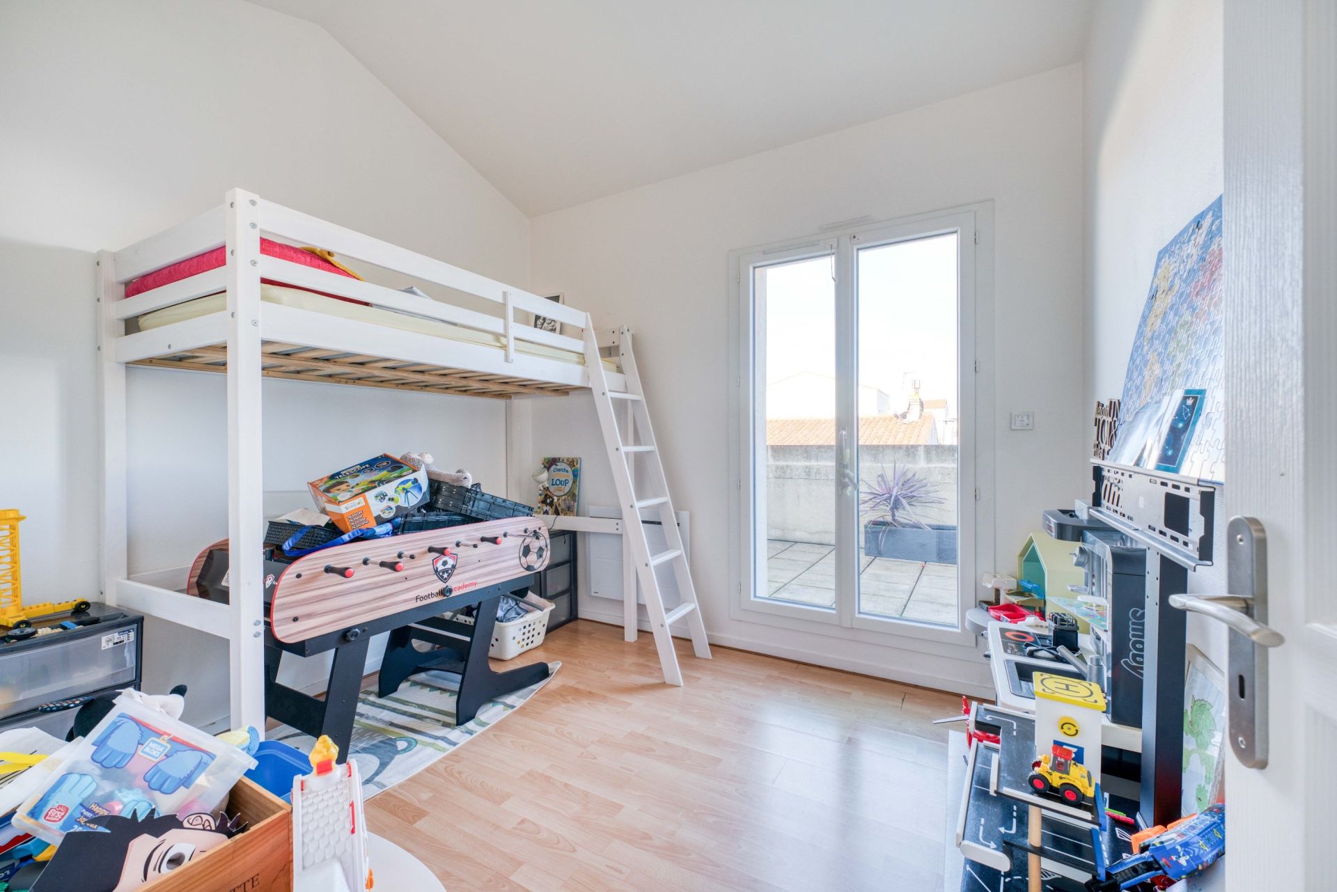 apartment 5 Rooms for sale on ROYAN (17200)