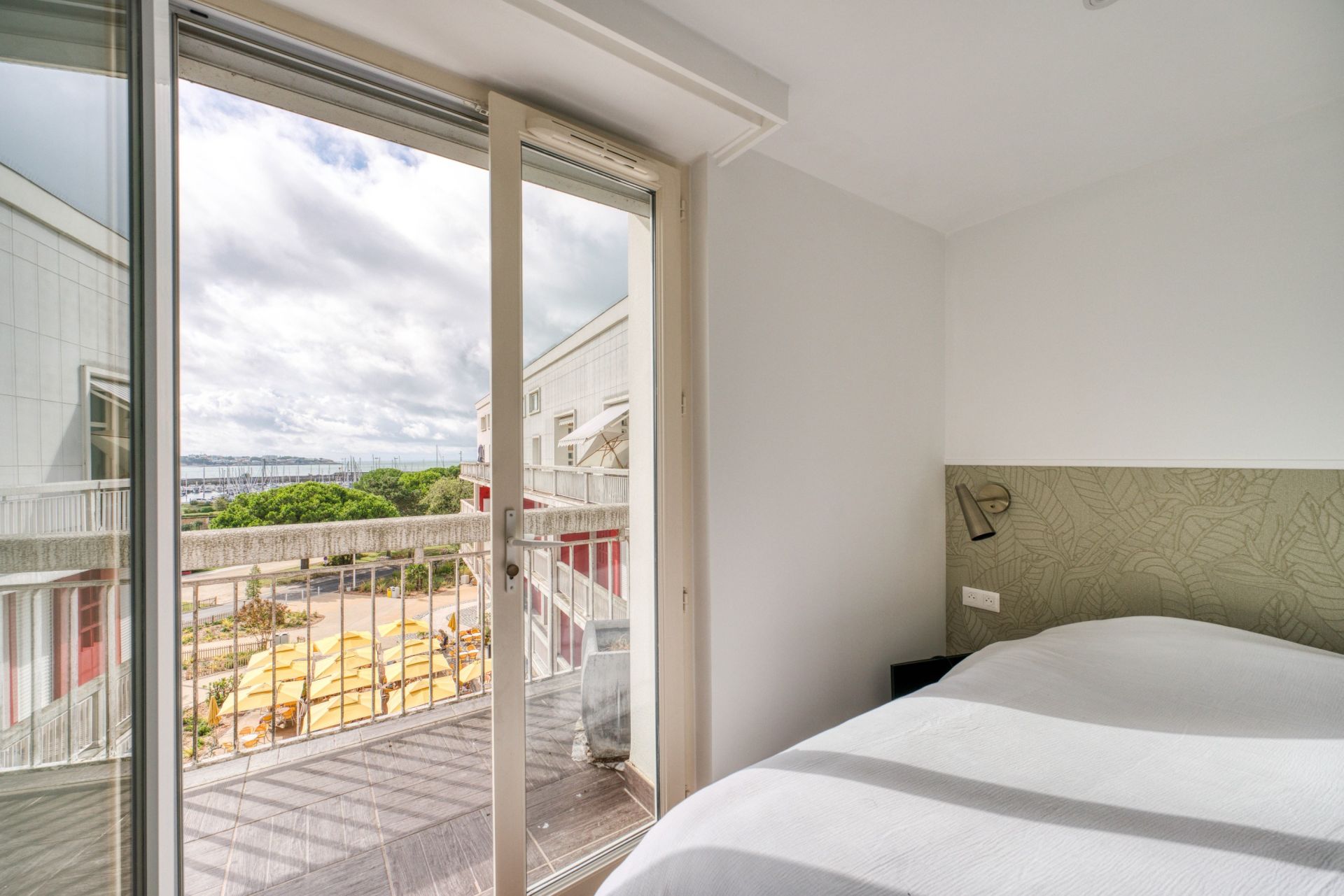 apartment 5 Rooms for sale on ROYAN (17200)
