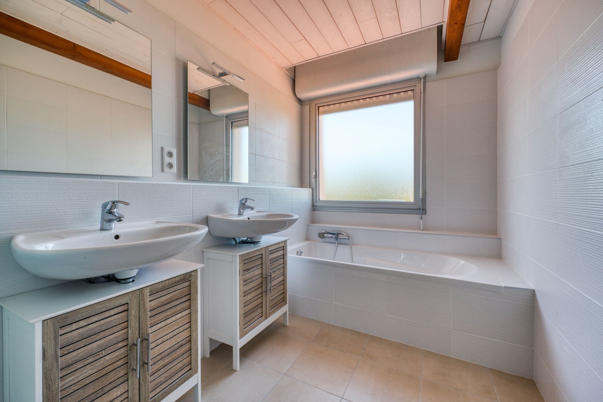 house 6 Rooms for sale on ST PALAIS SUR MER (17420)