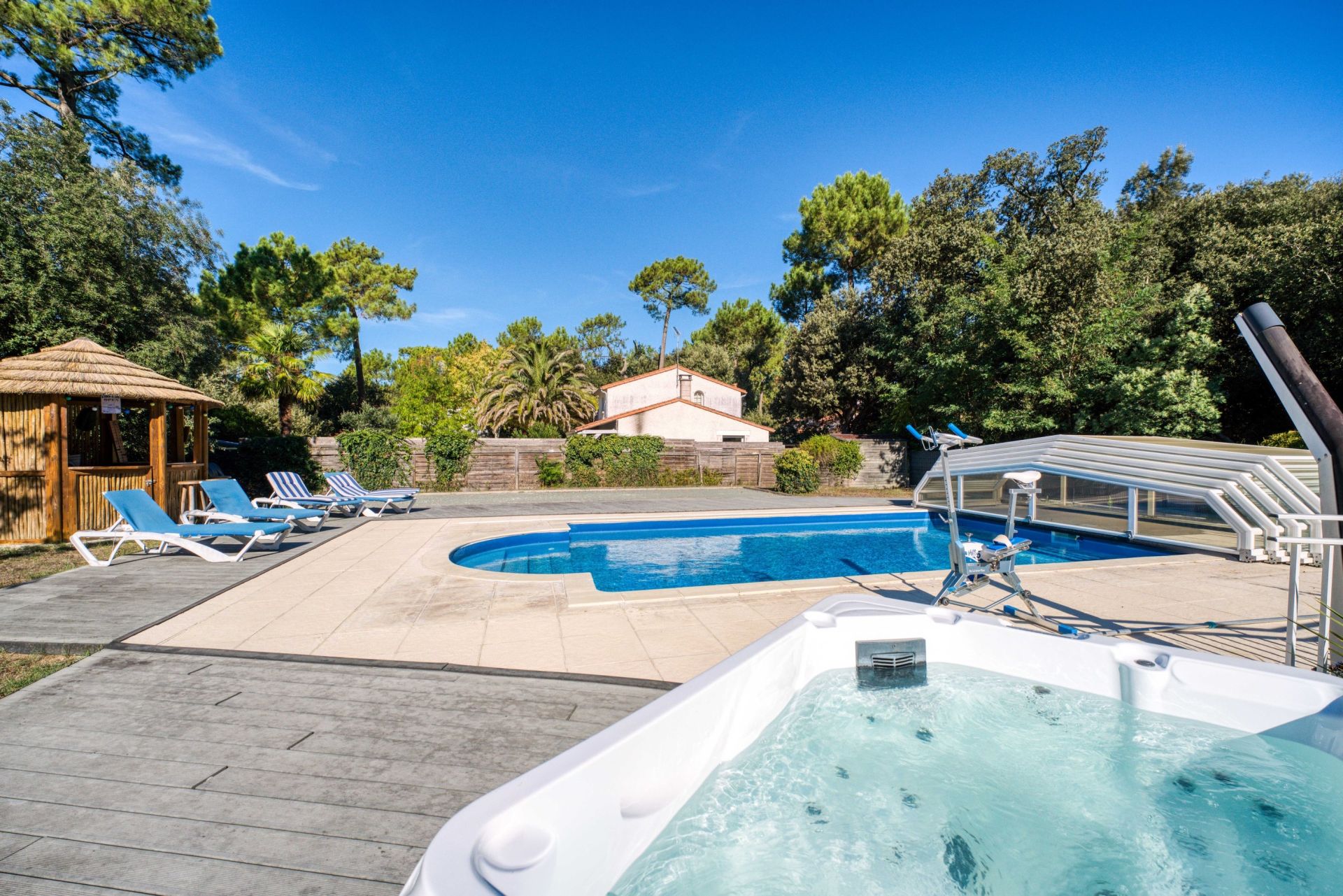 house 6 Rooms for sale on ST PALAIS SUR MER (17420)