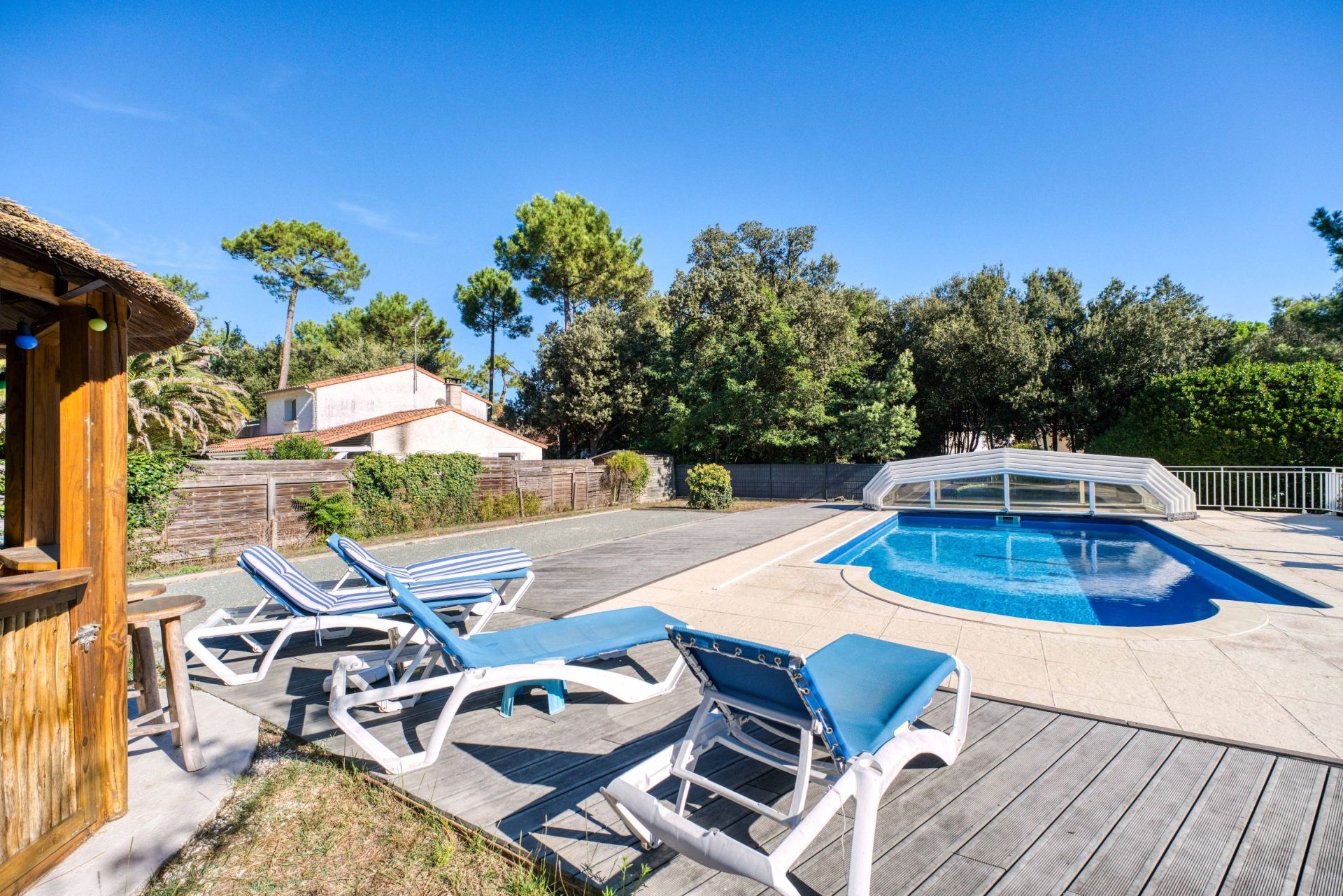 house 6 Rooms for sale on ST PALAIS SUR MER (17420)