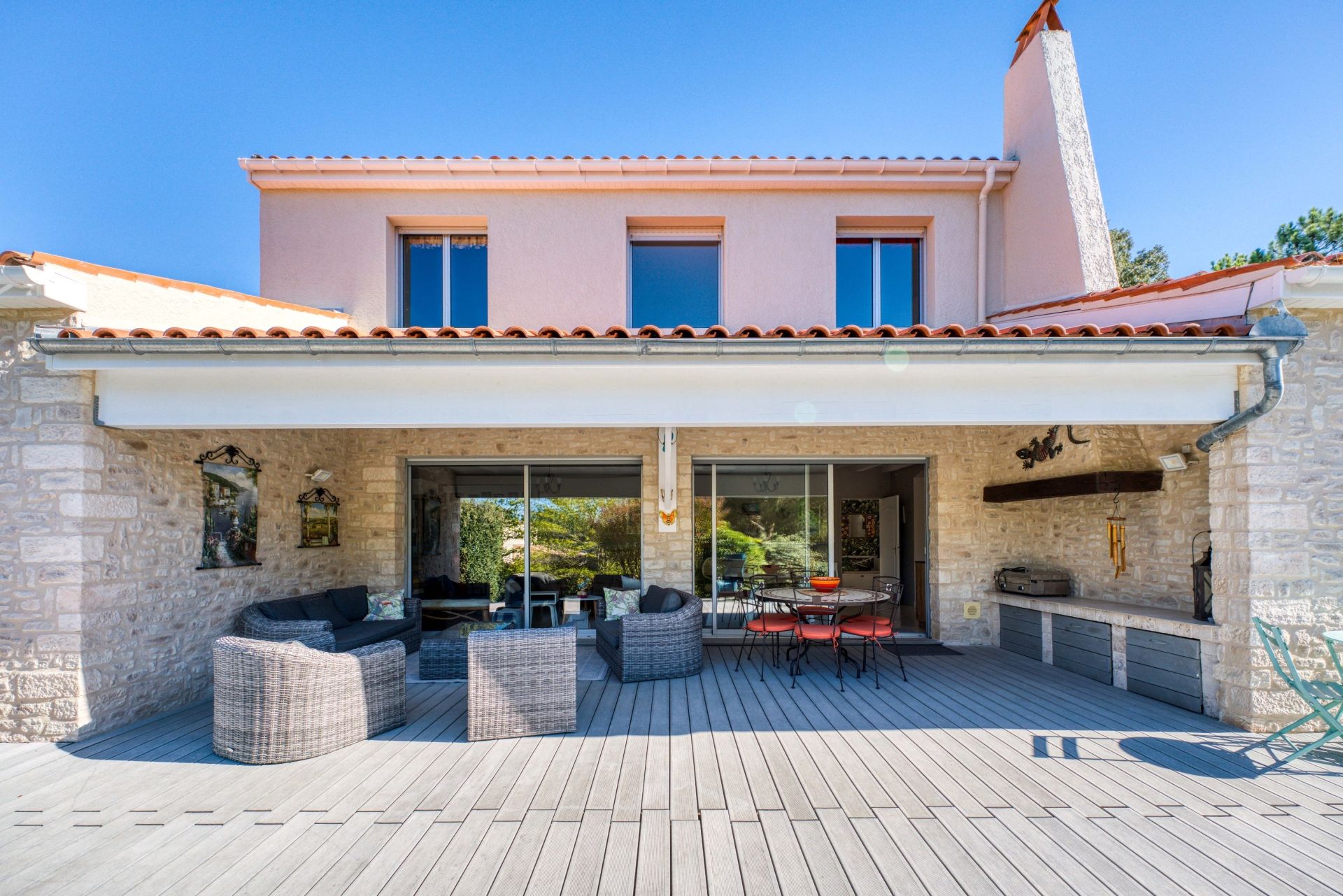 house 6 Rooms for sale on ST PALAIS SUR MER (17420)