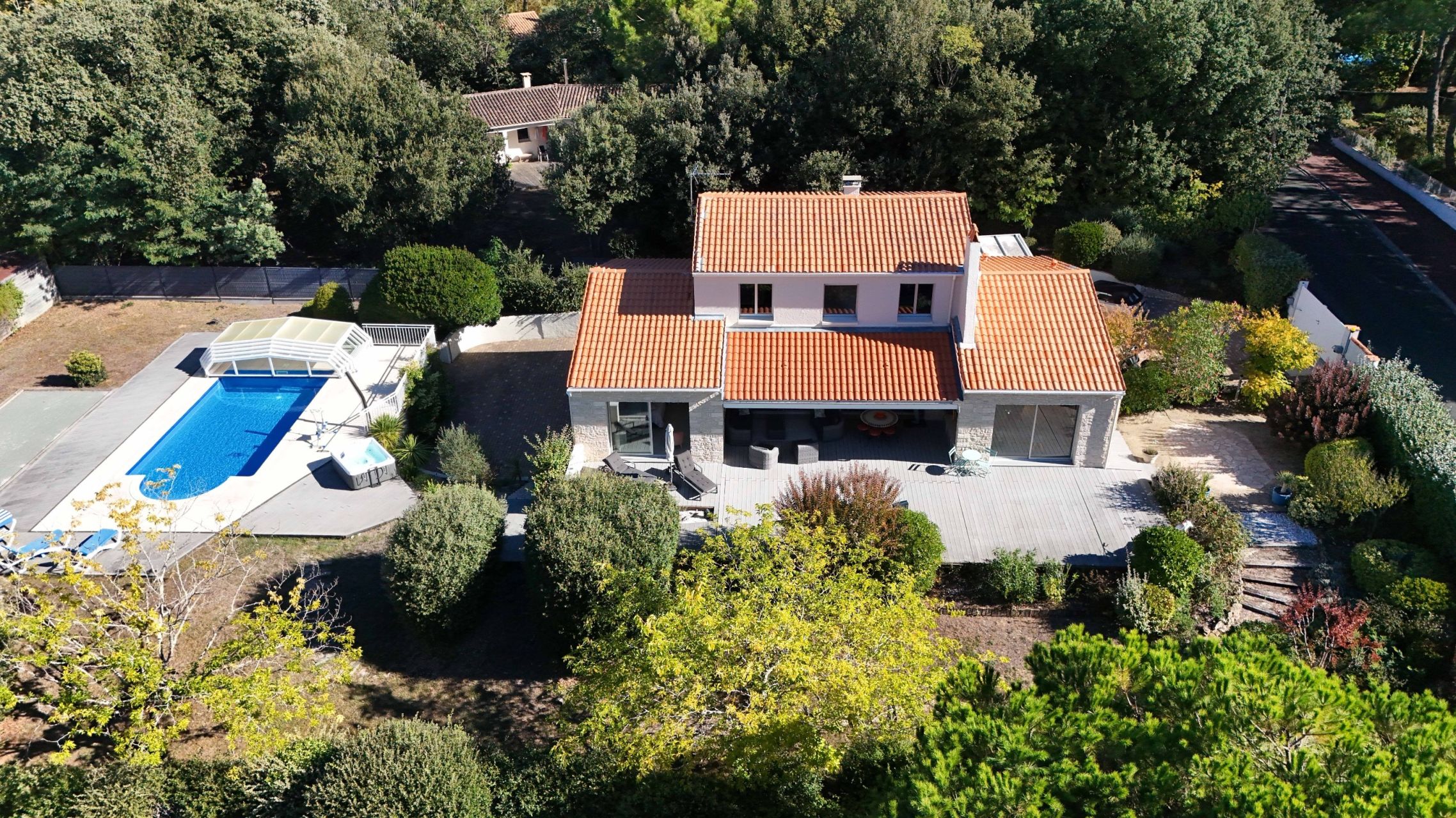 house 6 Rooms for sale on ST PALAIS SUR MER (17420)