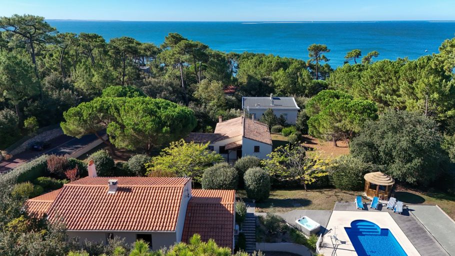 house 6 Rooms for sale on ST PALAIS SUR MER (17420)
