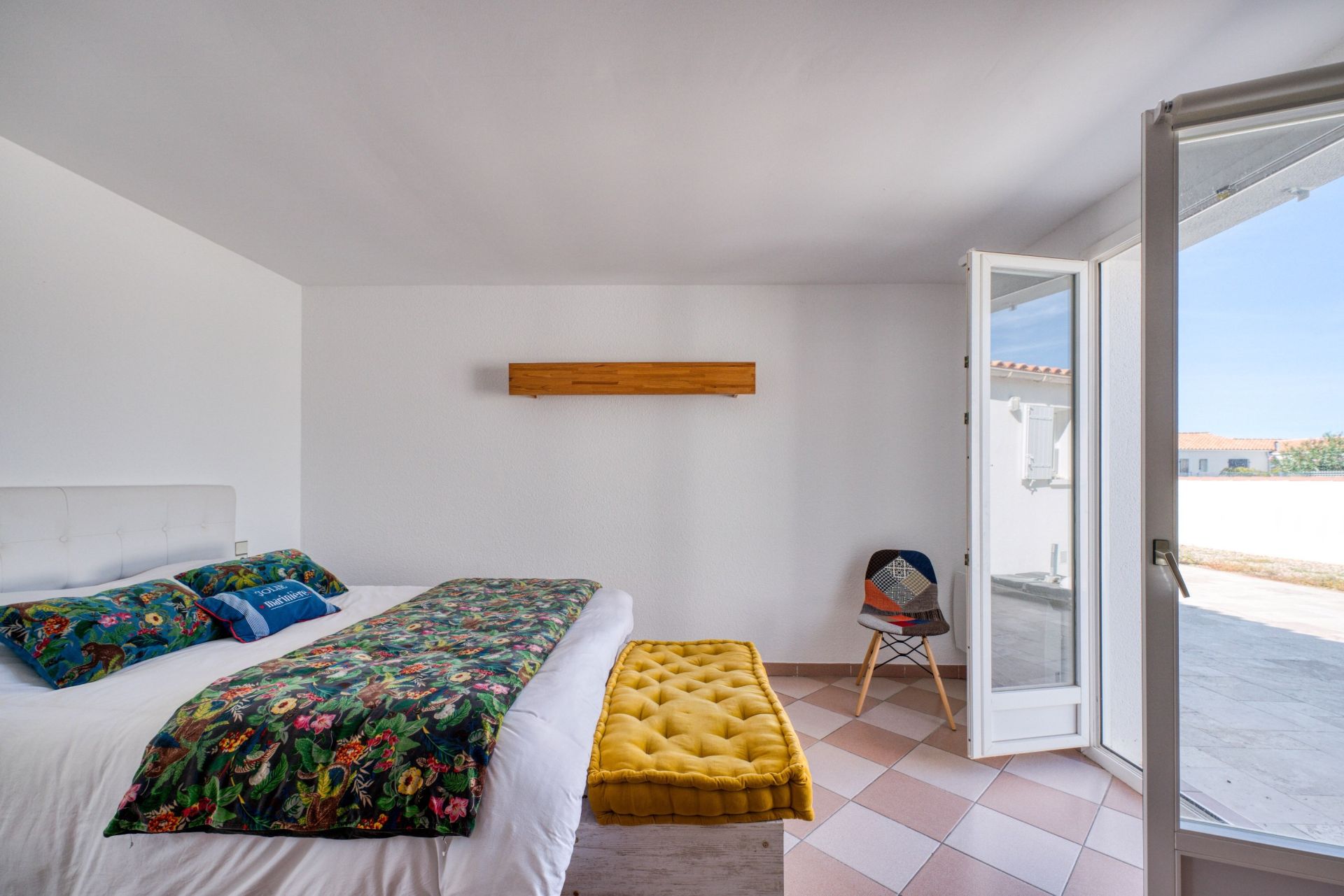 house 5 Rooms for sale on LA BREE LES BAINS (17840)