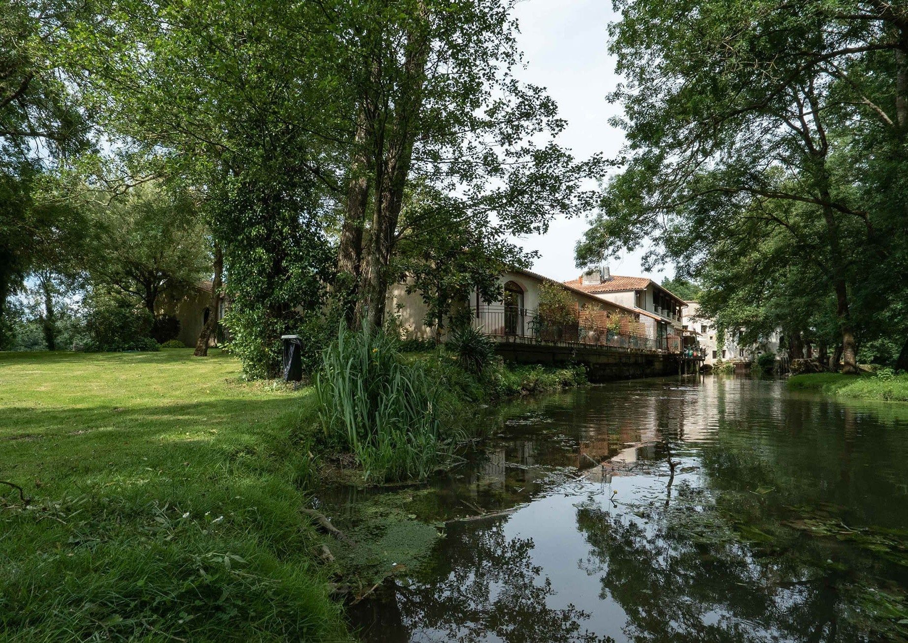 immeuble en vente sur MOSNAC (17240)