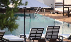 Villa with swimming pool